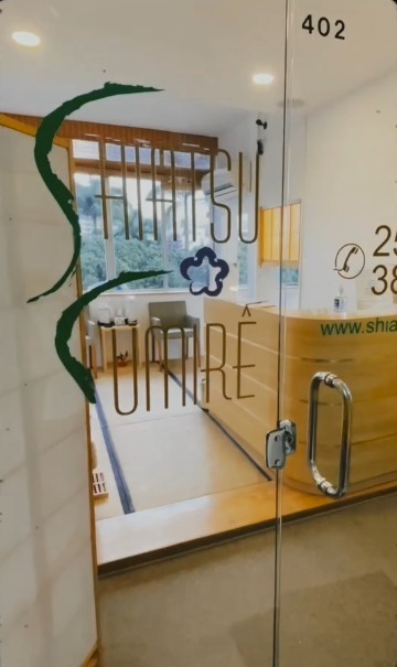 Fachada e recepção do espaço Shiatsu em Ipanema, Rio de Janeiro.